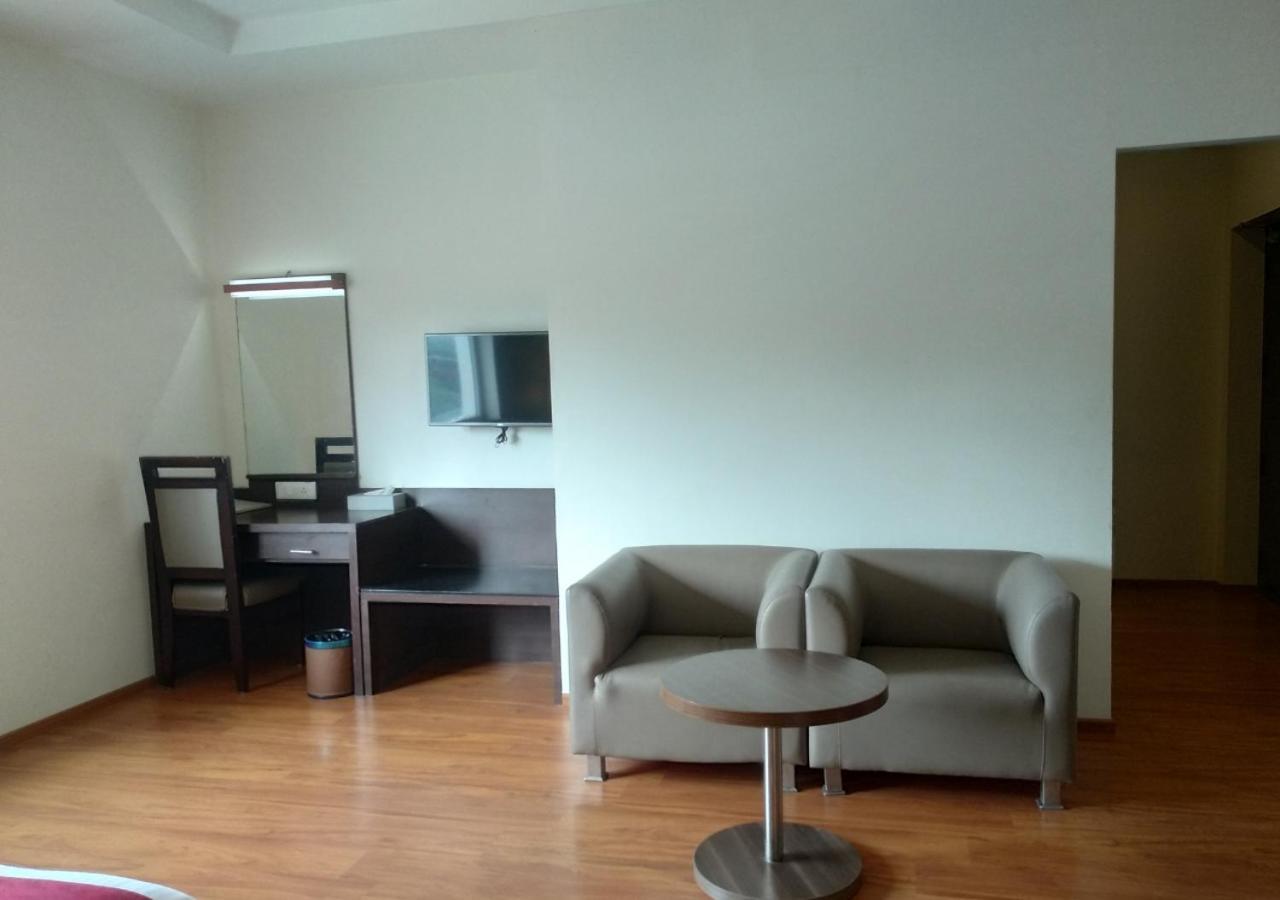 Готель Grand Arcadia Tiruchirappalli Екстер'єр фото