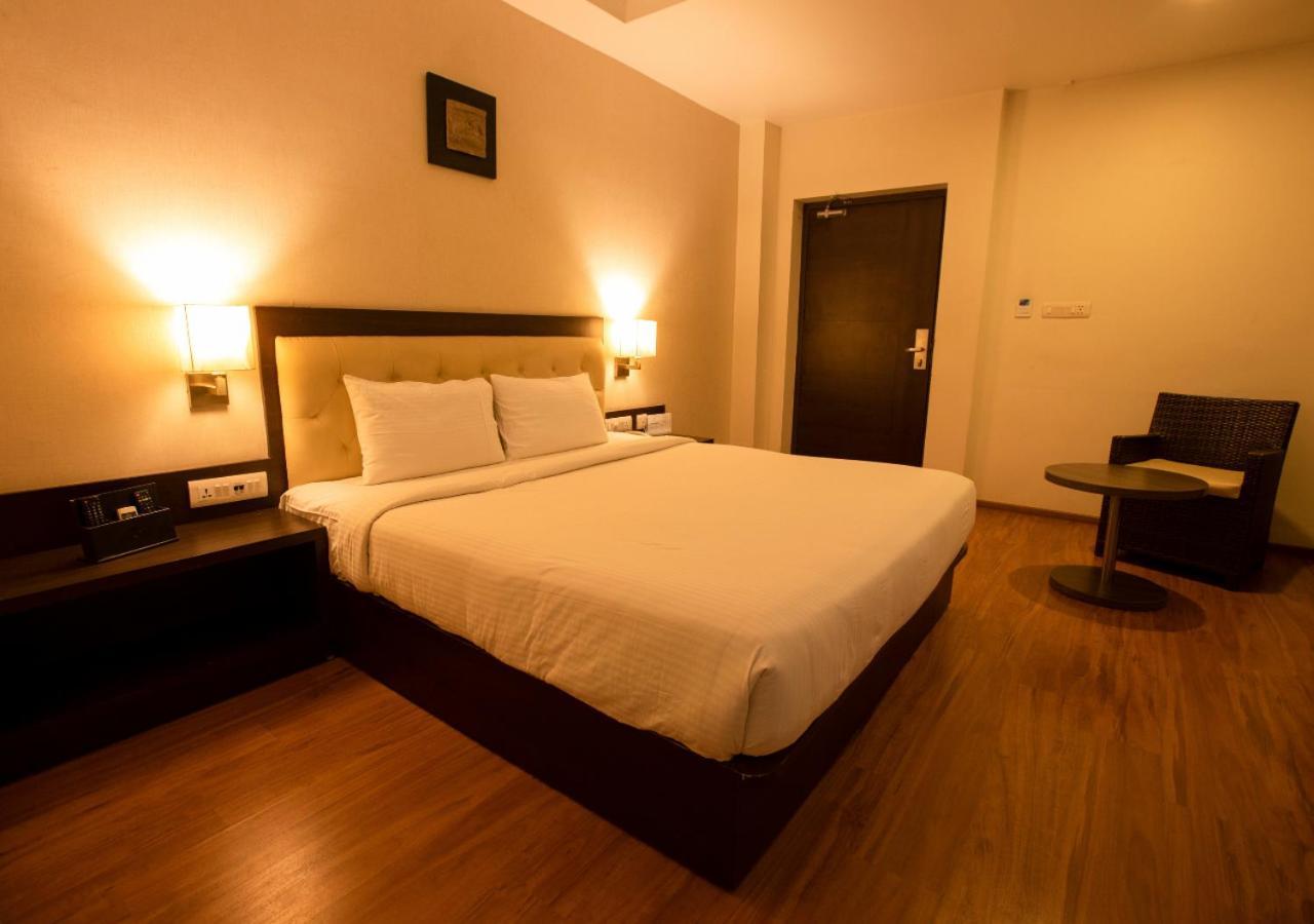Готель Grand Arcadia Tiruchirappalli Екстер'єр фото