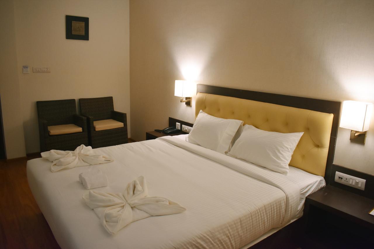 Готель Grand Arcadia Tiruchirappalli Екстер'єр фото