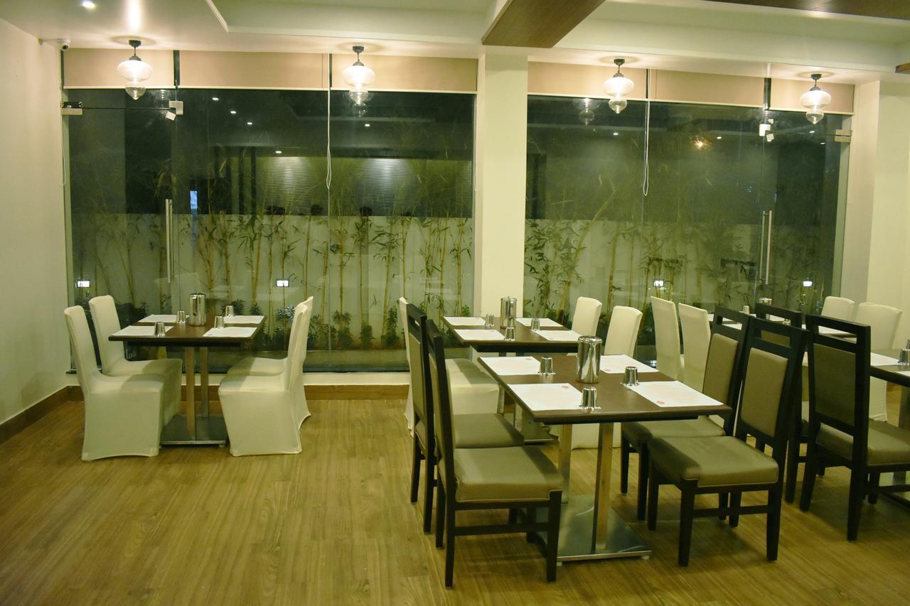 Готель Grand Arcadia Tiruchirappalli Екстер'єр фото