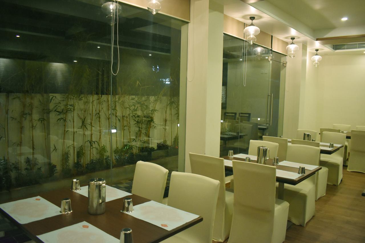 Готель Grand Arcadia Tiruchirappalli Екстер'єр фото